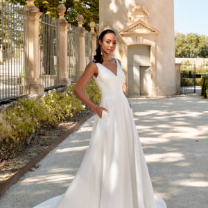 Alternative view of robe satin taille basque bretelle